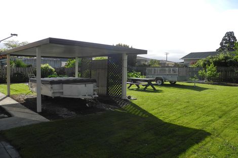 Photo of property in 12 Timaru Road, Waimate, 7924