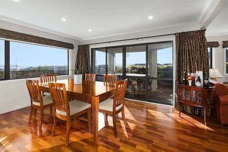 Photo of property in 21 Aspiring Terrace, Aotea, Porirua, 5024