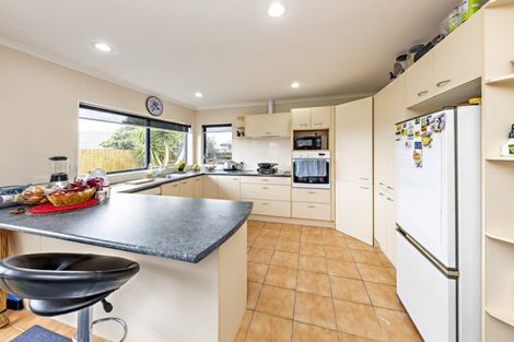 Photo of property in 23 Pitt Avenue, Clendon Park, Auckland, 2103