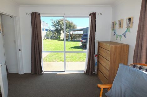 Photo of property in 14 Brown Terrace, Foxton Beach, Foxton, 4815