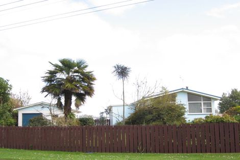 Photo of property in 44 Takiroa Street, Urenui, 4375