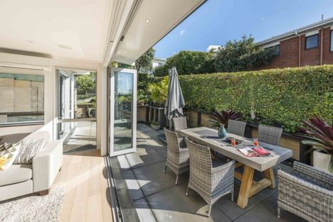 Photo of property in 3a Rossmore Terrace, Murrays Bay, Auckland, 0630