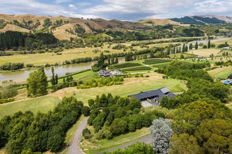 Photo of property in 103 Matangi Road, Kahuranaki, Havelock North, 4294