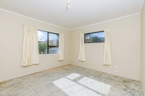 Photo of property in 34 Pahi Place, West Harbour, Auckland, 0618