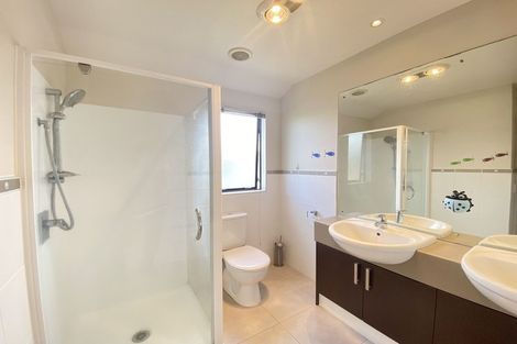 Photo of property in 60 Baverstock Road, Flat Bush, Auckland, 2016