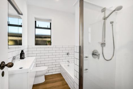 Photo of property in 7 Humariri Street, Point Chevalier, Auckland, 1022