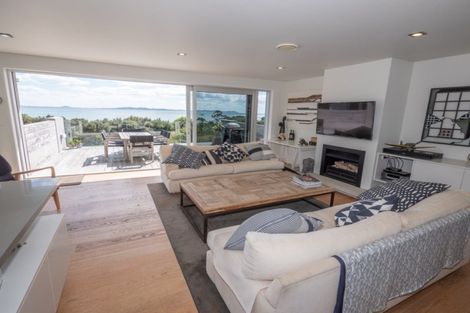 Photo of property in 16 Bay View Road, Moncks Bay, Christchurch, 8081