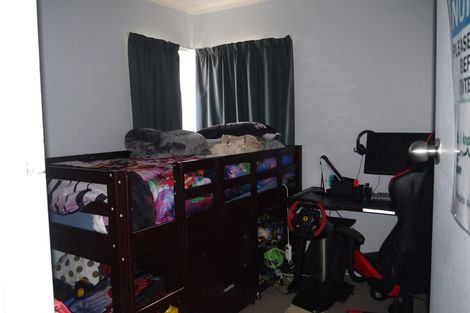 Photo of property in 1/11 Ballater Place, Highland Park, Auckland, 2010