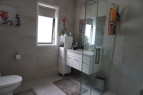 Photo of property in 20 Eastwood Rise, Browns Bay, Auckland, 0630