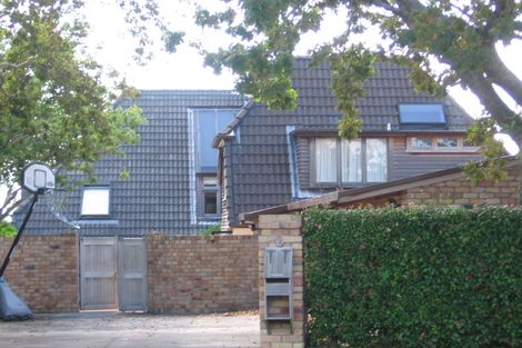 Photo of property in 3 Bournemouth Terrace, Murrays Bay, Auckland, 0630