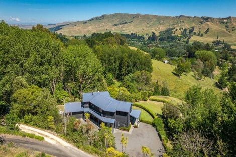 Photo of property in 35 Raratu Road, Kahuranaki, Havelock North, 4295