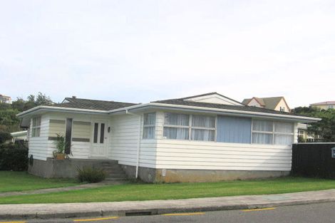 Photo of property in 1 Lomita Road, Johnsonville, Wellington, 6037