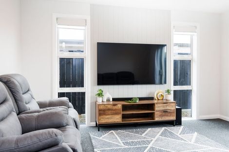 Photo of property in 72 Freedom Drive, Kelvin Grove, Palmerston North, 4414