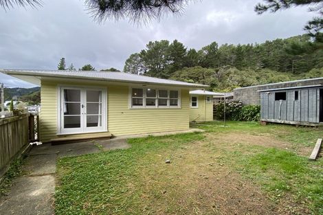 Photo of property in 19 Shackleton Grove, Stokes Valley, Lower Hutt, 5019