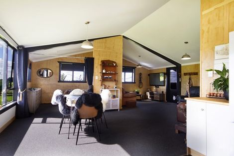 Photo of property in 490 Maharahara Road, Dannevirke, 4972