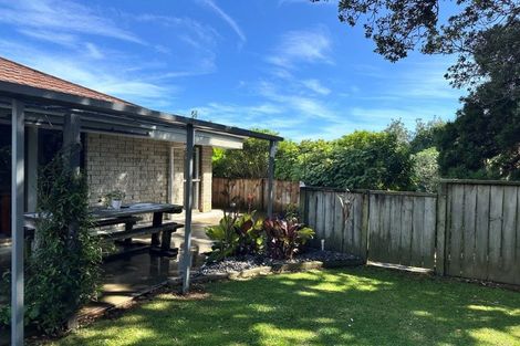 Photo of property in 25a Mcfarlane Street, Oakura, 4314