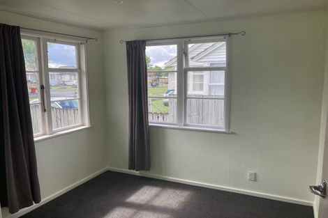 Photo of property in 39 Sare Crescent, Fairfield, Hamilton, 3214