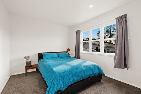 Photo of property in 2/24 Woodside Road, Massey, Auckland, 0614