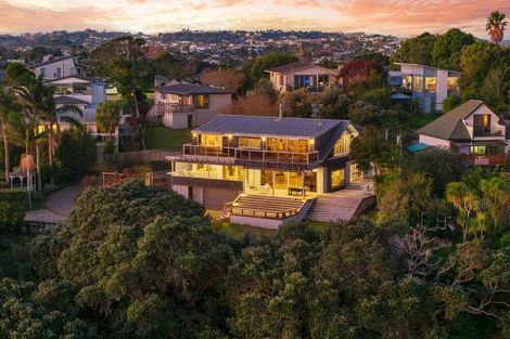 Photo of property in 819 Whangaparaoa Road, Manly, Whangaparaoa, 0930