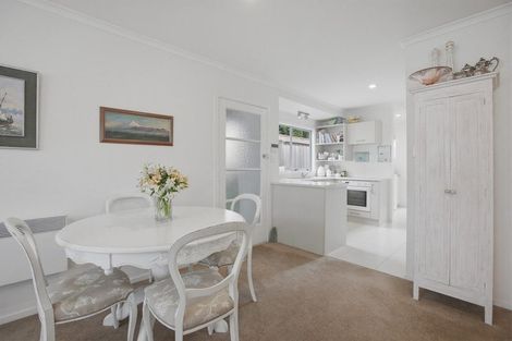 Photo of property in 86a Gover Street, New Plymouth, 4310