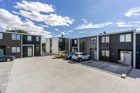 Photo of property in 6/50 Ocean View Road, Northcote, Auckland, 0627