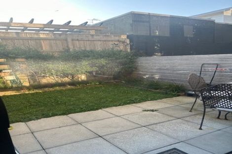 Photo of property in 9/20 Trent Street, Island Bay, Wellington, 6023