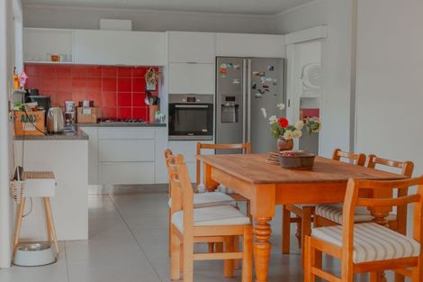 Photo of property in 4 Norton Place, Spotswood, New Plymouth, 4310