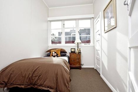 Photo of property in 25 Esmonde Road, Takapuna, Auckland, 0622