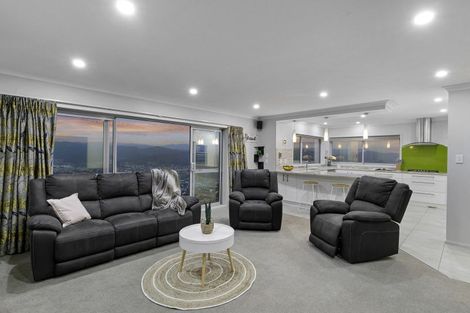 Photo of property in 34 Arahiwi Grove, Tirohanga, Lower Hutt, 5010