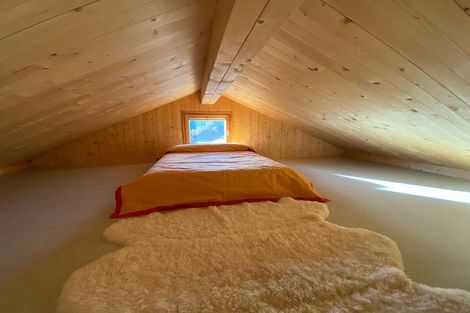 Photo of property in 5 Weatherall Close, Wanaka, 9305