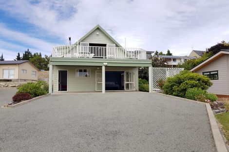 Photo of property in 16 O'neill Place, Lake Tekapo, 7999