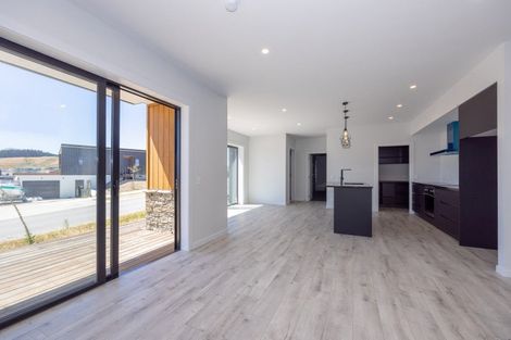 Photo of property in 27 The Heights Avenue, Wanaka, 9305