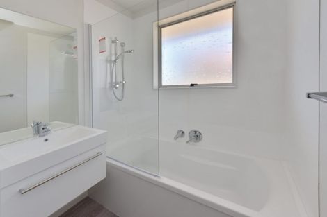 Photo of property in 17a Queenspark Drive, Parklands, Christchurch, 8083