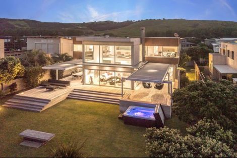 Photo of property in 39 Taumata Road, Omaha, 0986