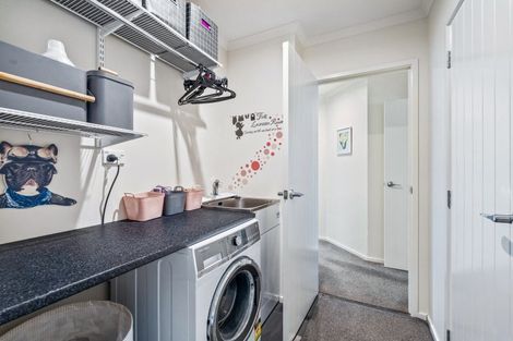 Photo of property in 25 Waitemata Drive, One Tree Point, 0118