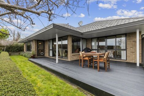 Photo of property in 29 Johnstone Drive, Fitzherbert, Palmerston North, 4410