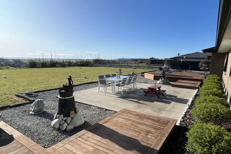 Photo of property in 10 Takutai Terrace, Ruatapu, 7883