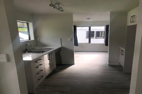 Photo of property in 8 Wirihana Road, Titirangi, Auckland, 0604