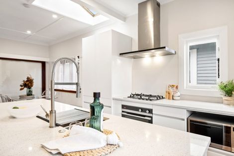 Photo of property in 7 Akatea Street, Berhampore, Wellington, 6023