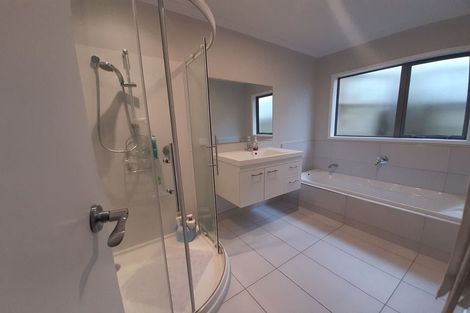 Photo of property in 10 Tokerau Crescent, Pukekohe, 2120