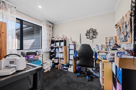 Photo of property in 4 Atutahi Street, Hurdon, New Plymouth, 4310