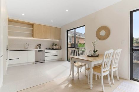 Photo of property in 48b Portadown Avenue, Pakuranga Heights, Auckland, 2010