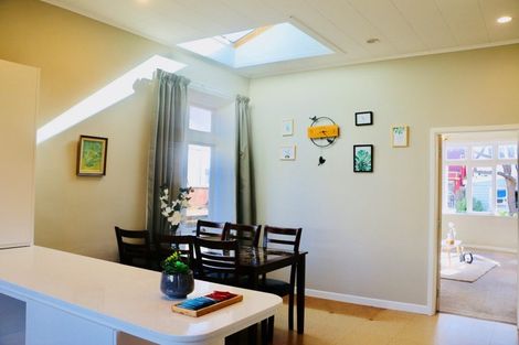 Photo of property in 211 The Parade, Island Bay, Wellington, 6023