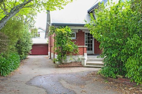Photo of property in 34 Russell Street, Palmerston North, 4414