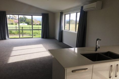 Photo of property in 34 Richardson Road, Omokoroa, 3114