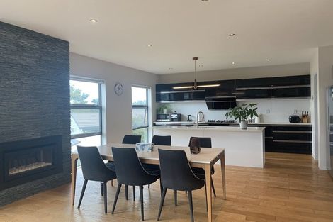 Photo of property in 17 Limmer Place, Browns Bay, Auckland, 0632