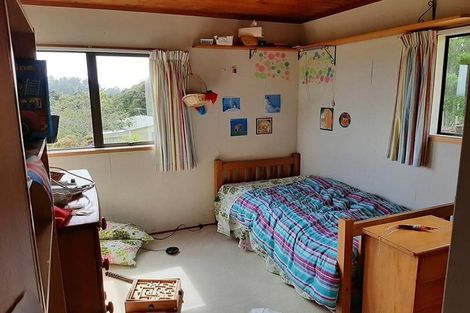 Photo of property in 15 Te Henga Road, Waitakere, Henderson, 0781