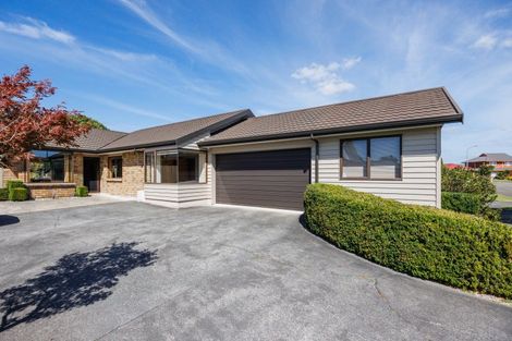 Photo of property in 7 Rosebank Avenue, Kelvin Grove, Palmerston North, 4414