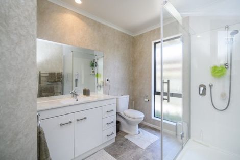 Photo of property in 25 Akaroa Avenue, Awapuni, Palmerston North, 4412