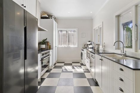 Photo of property in 4a Gloucester Road, Mount Maunganui, 3116